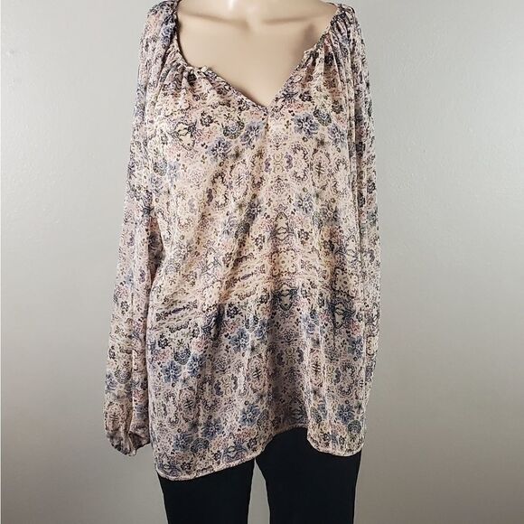 CAbi Pink Floral Sienna Chiffon Peasant Bl… - Picture 2 of 5